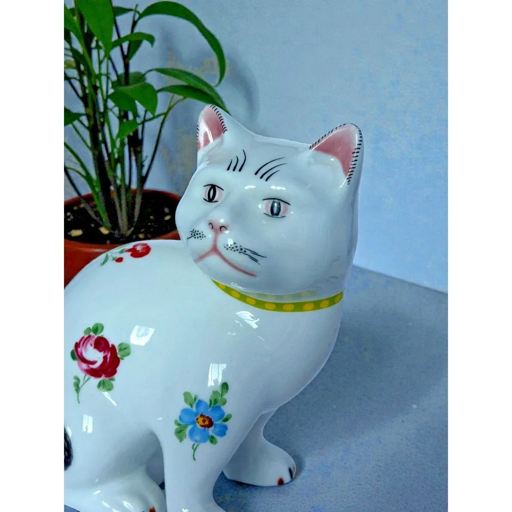 Vintage White Floral Cat Figure Porcelain Bow Chubby‎ Hand painted Home Deco